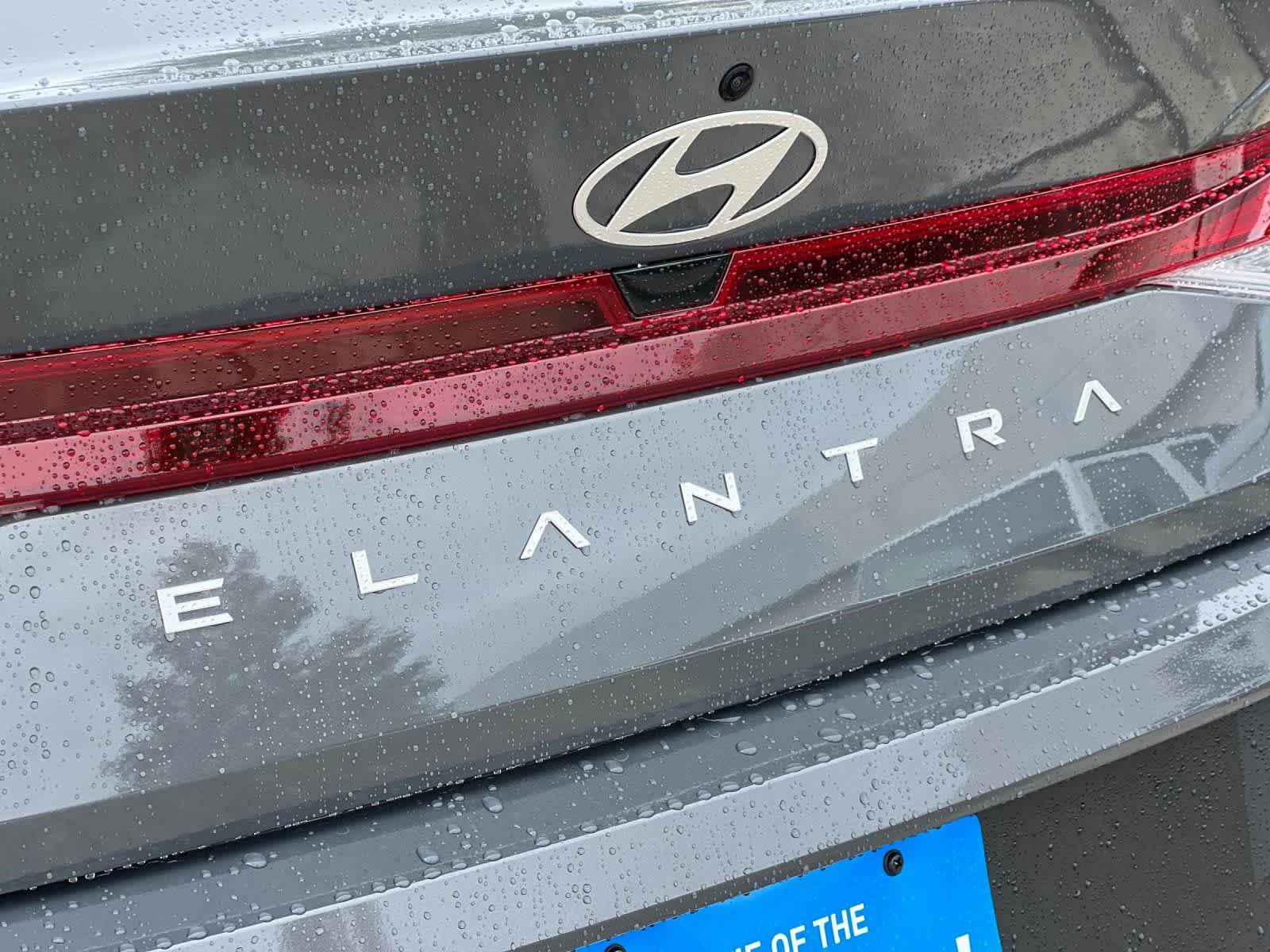 New 2025 Hyundai Elantra SE image 24