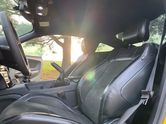 Used 2016 Ford Mustang Shelby GT350 w/ Technology Package image 15