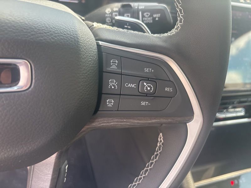 New 2025 Jeep Grand Cherokee Limited AWD/4WD image 39