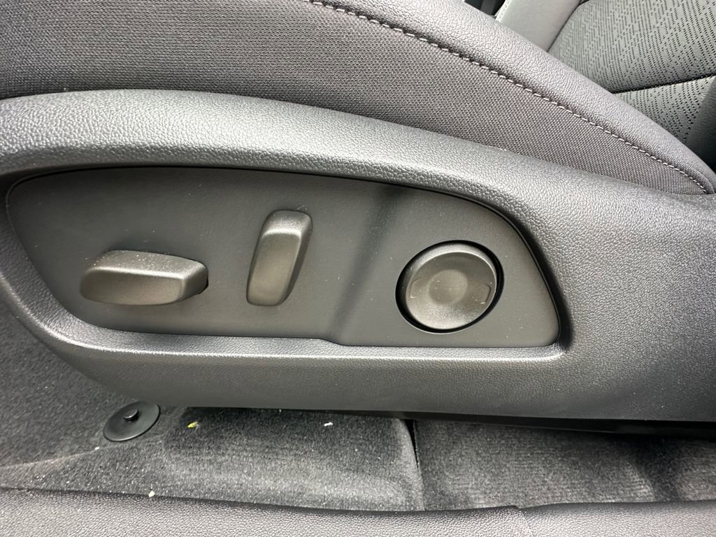 New 2026 Chevrolet Equinox LT w/ Convenience Package II image 10