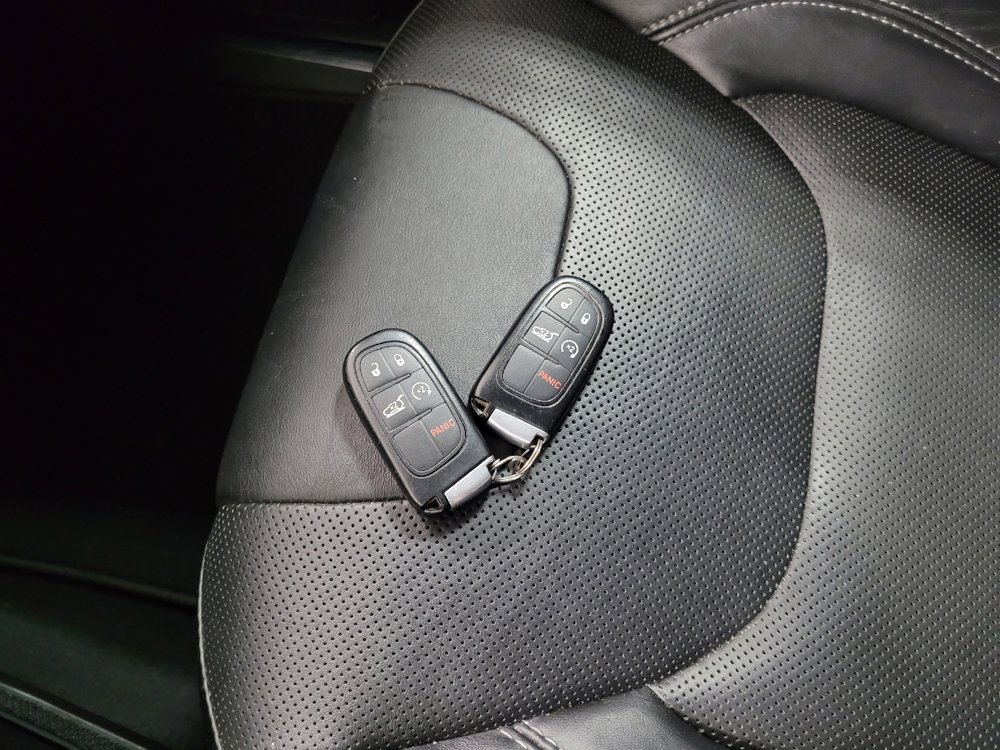 Used 2019 Jeep Cherokee Limited AWD/4WD image 32