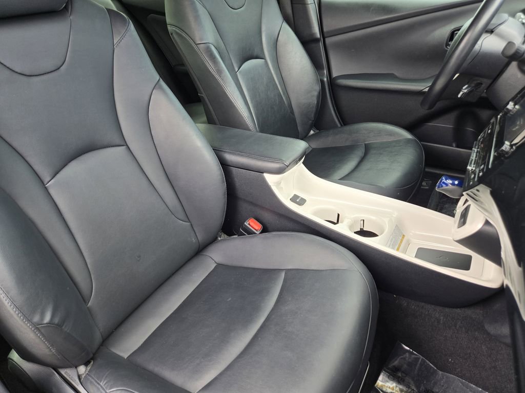 Used 2016 Toyota Prius Four w/ Advanced Technology Package image 15