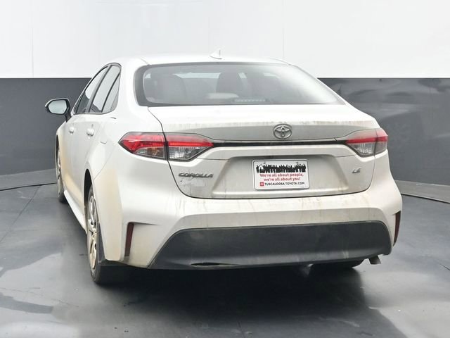 Used 2025 Toyota Corolla LE FWD image 4