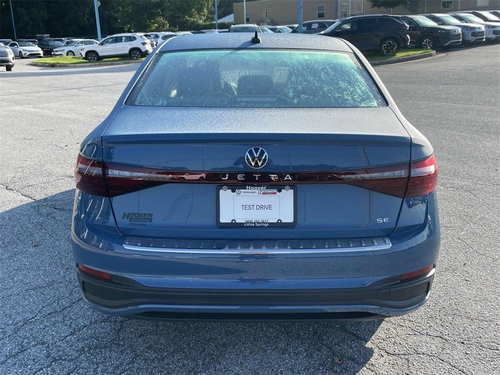 Used 2025 Volkswagen Jetta SE FWD image 5
