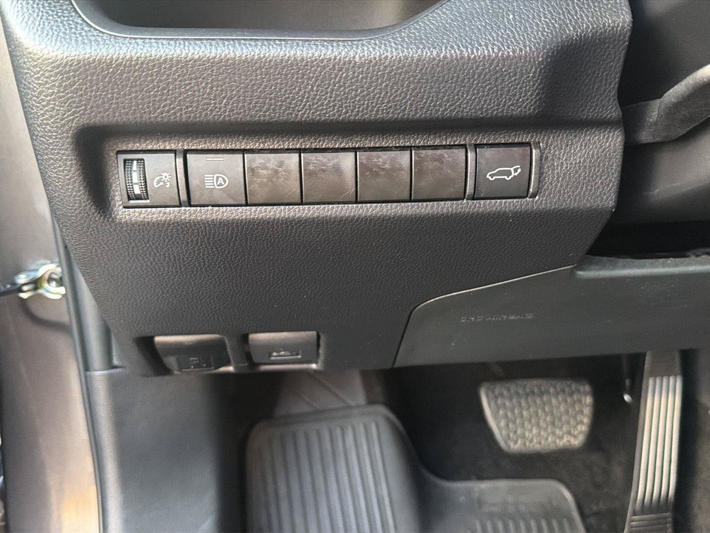 Certified 2024 Toyota RAV4 XLE w/ Convenience Package FWD image 19