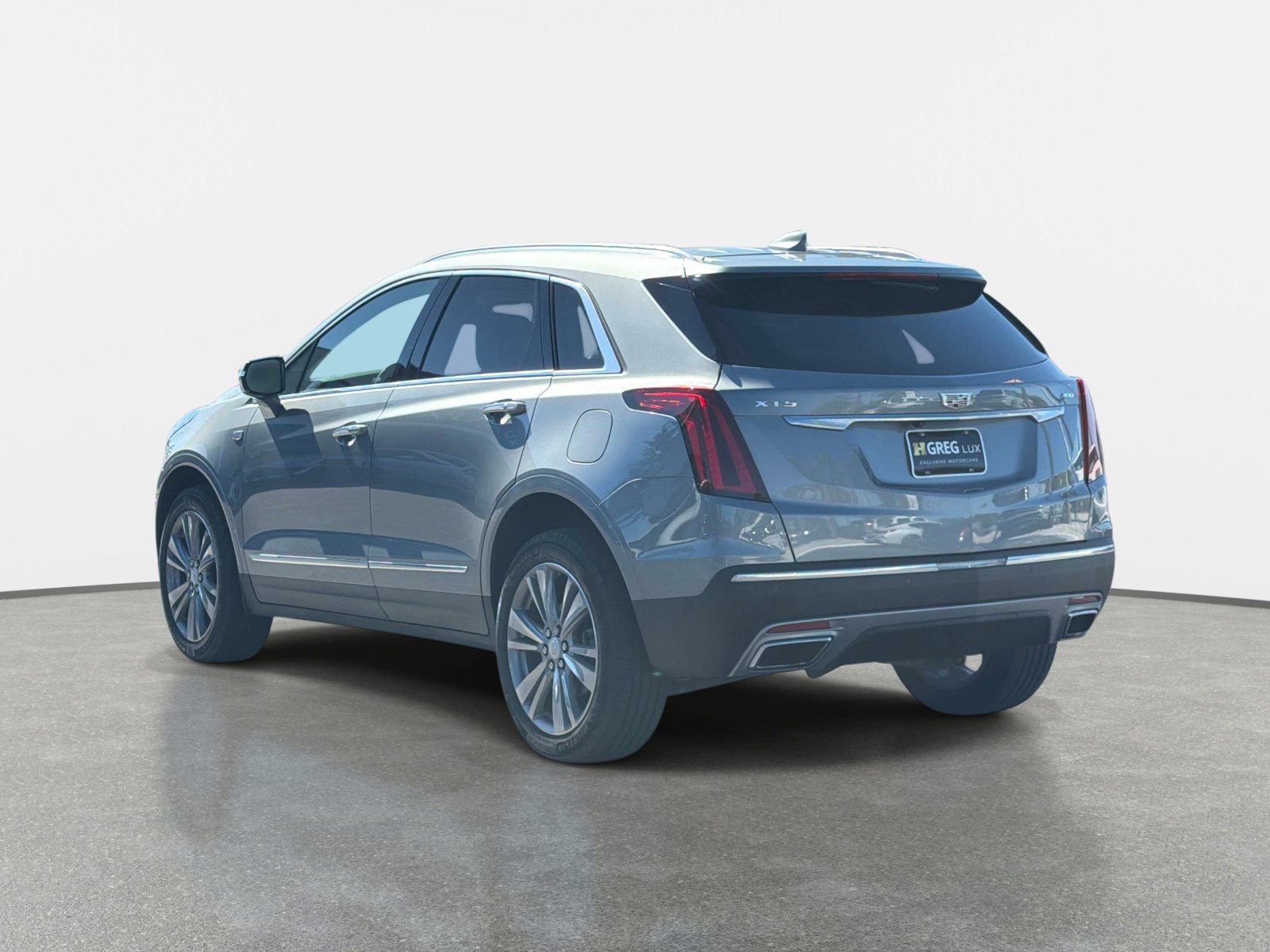 Used 2024 Cadillac XT5 Premium Luxury w/ LPO, Floor Liner Package FWD image 5