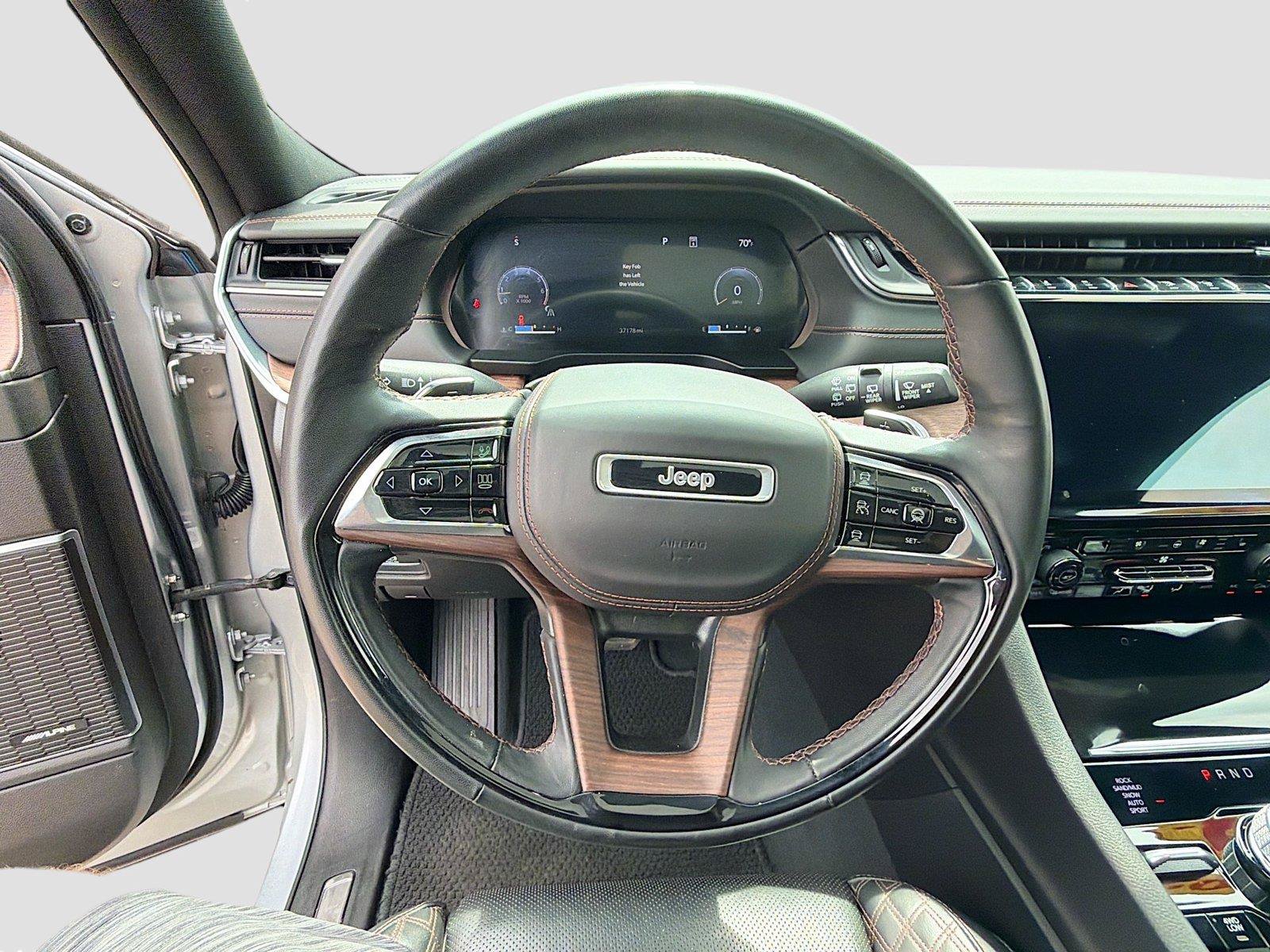 Used 2023 Jeep Grand Cherokee L Summit w/ Advanced Protech Group IV AWD/4WD image 41