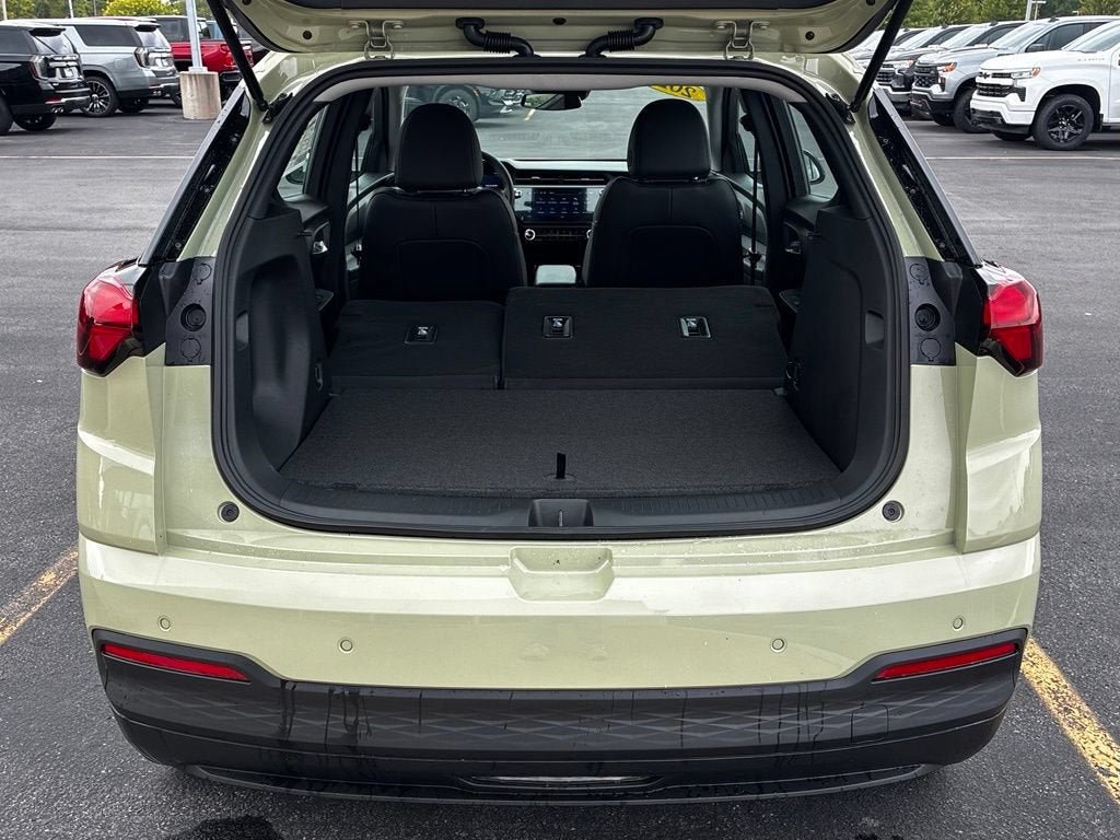 New 2027 Chevrolet Bolt LT w/ Comfort Package FWD image 29