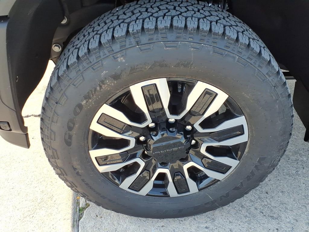 New 2026 GMC Sierra 2500 Denali Ultimate image 9