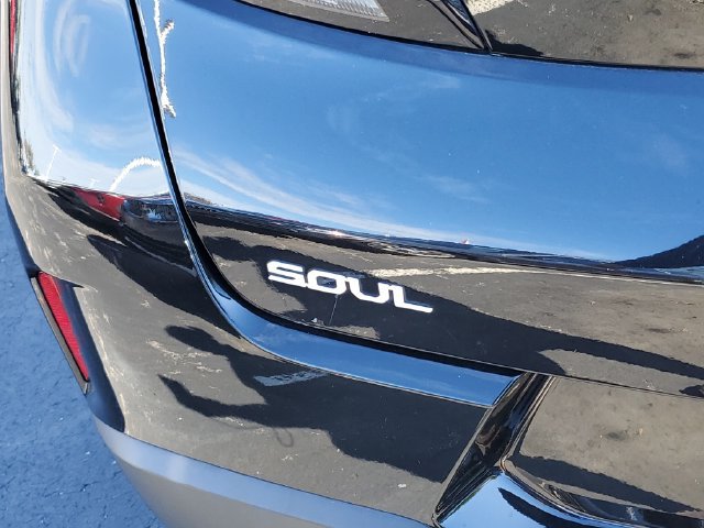 Used 2023 Kia Soul LX w/ LX Technology Package FWD image 7