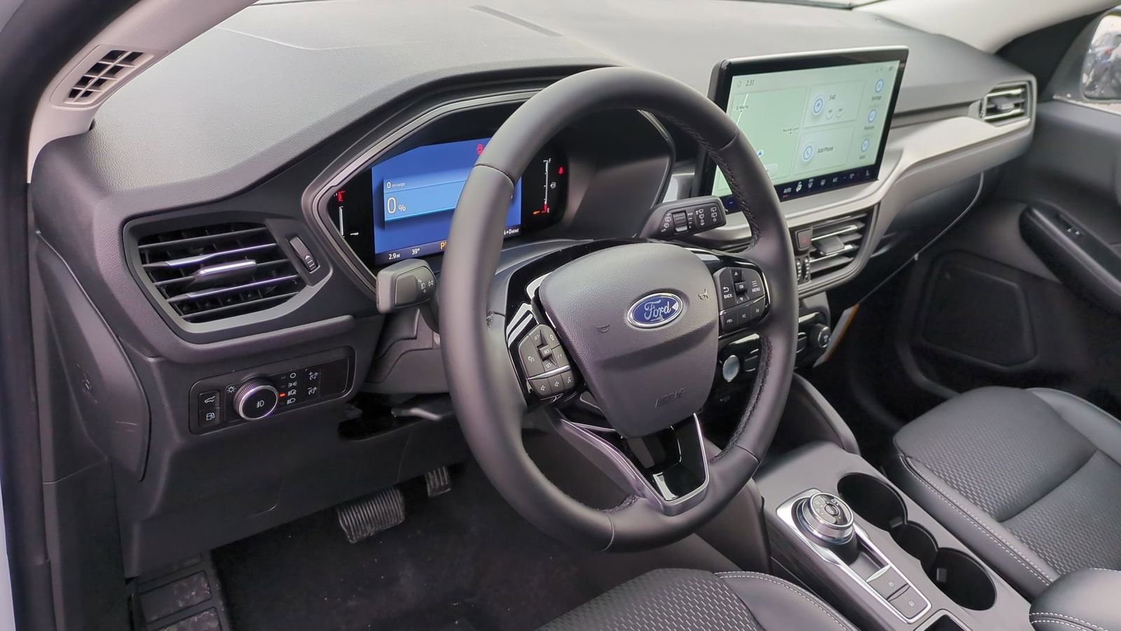 New 2026 Ford Escape SE w/ Class II Trailer Tow Package image 2