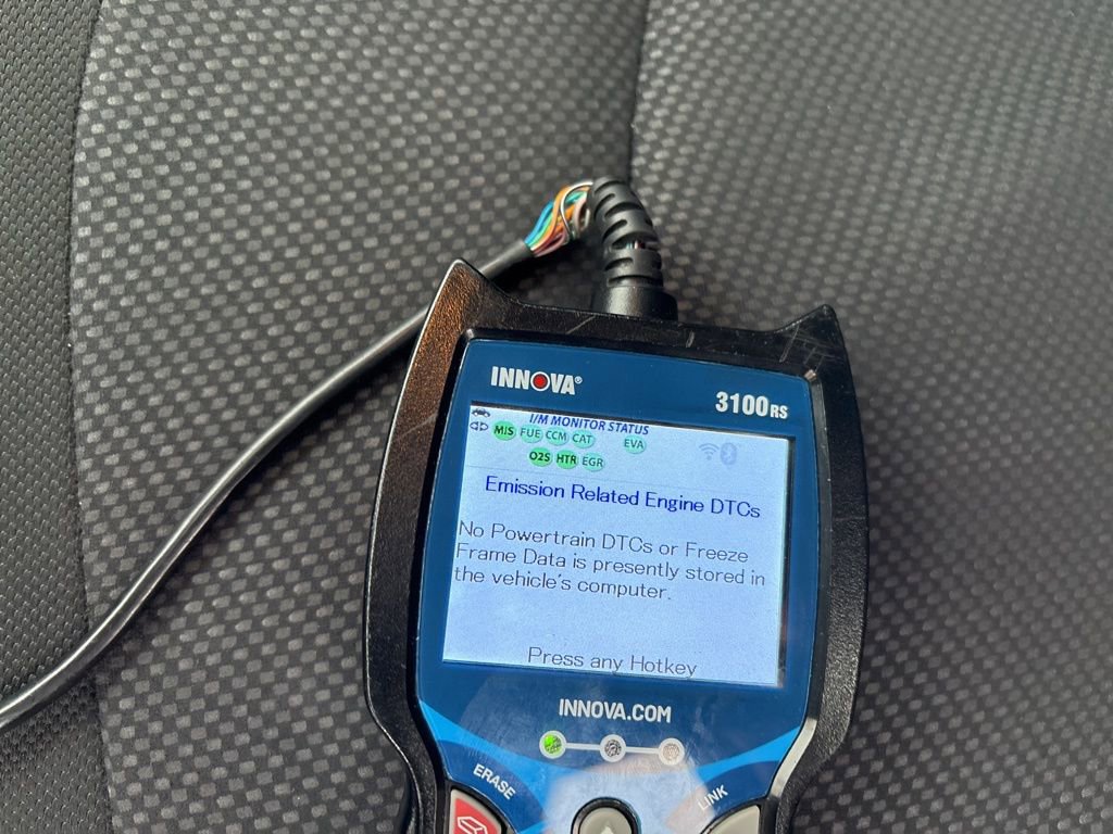 Used 2014 Nissan Rogue S w/ Convenience Package AWD/4WD image 10