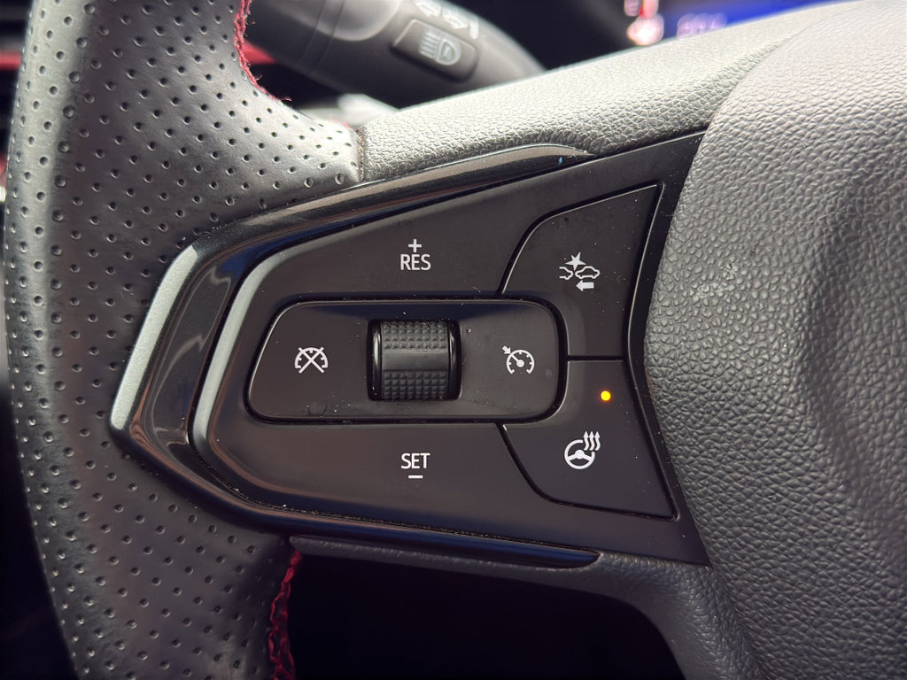 Used 2025 Chevrolet Trax RS w/ Sunroof Package image 21