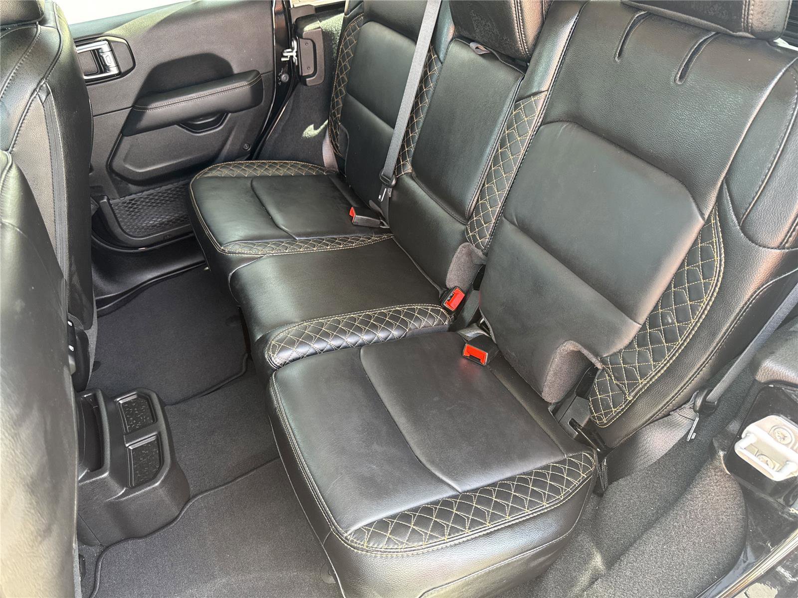 Used 2023 Jeep Wrangler Unlimited Sahara image 26