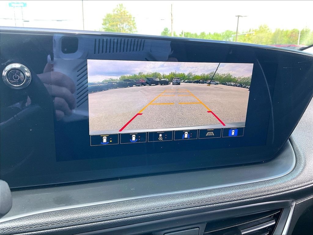 Used 2024 Buick Encore GX Avenir w/ Avenir Technology Package AWD/4WD image 18