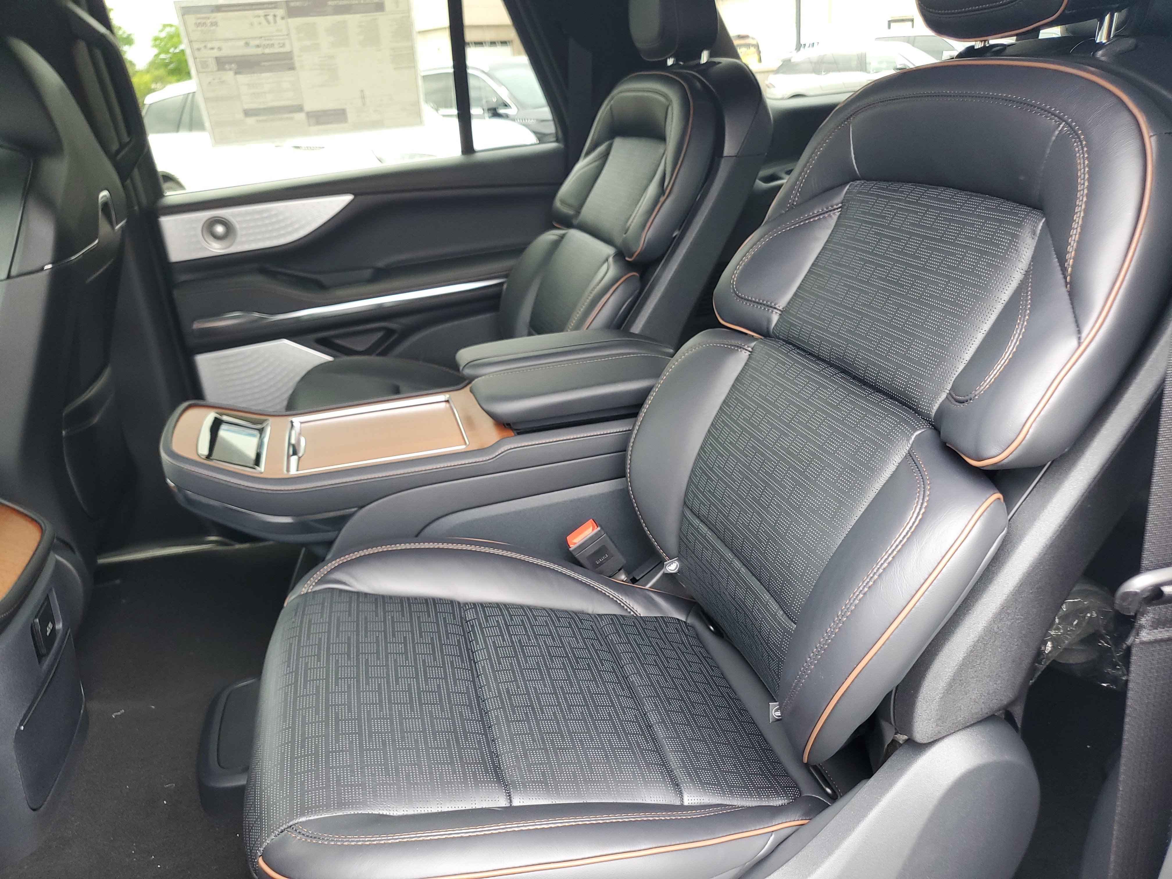 New 2026 Lincoln Navigator L Black Label AWD/4WD image 30