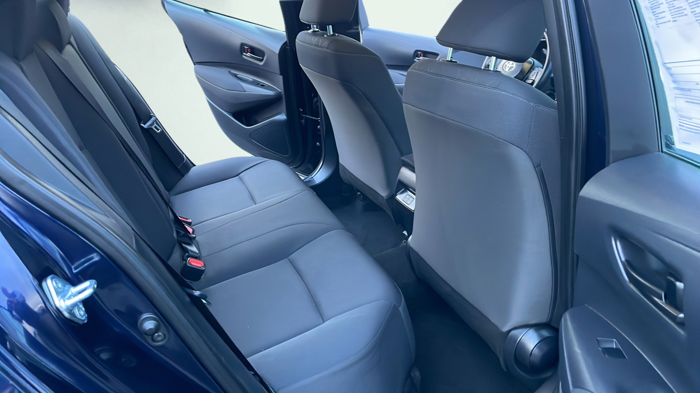 Certified 2025 Toyota Corolla LE FWD image 18