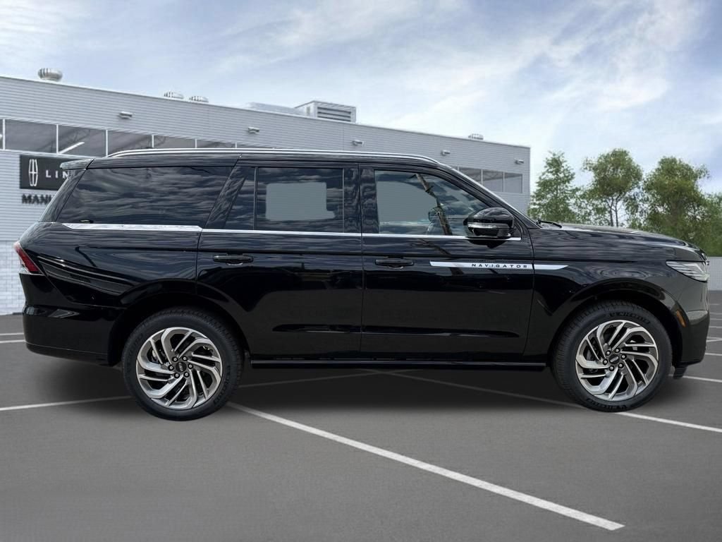 New 2027 Lincoln Navigator Reserve AWD/4WD image 3