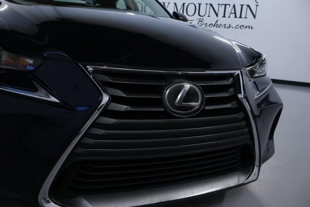 Used 2017 Lexus IS 300 AWD image 9