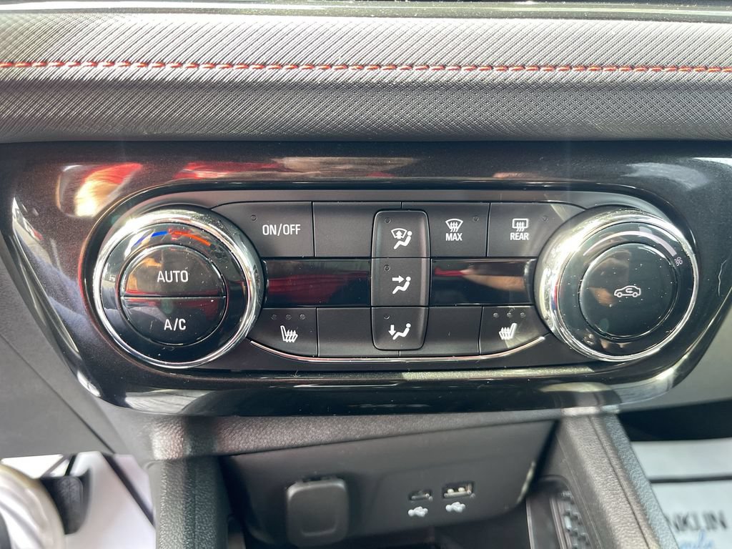 Used 2025 Chevrolet TrailBlazer RS w/ Convenience Package AWD/4WD image 18