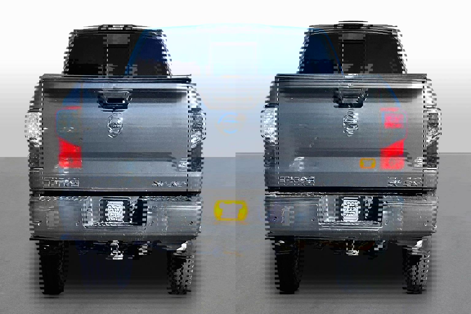 Used 2020 Nissan Titan SV w/ SV Convenience Package image 4