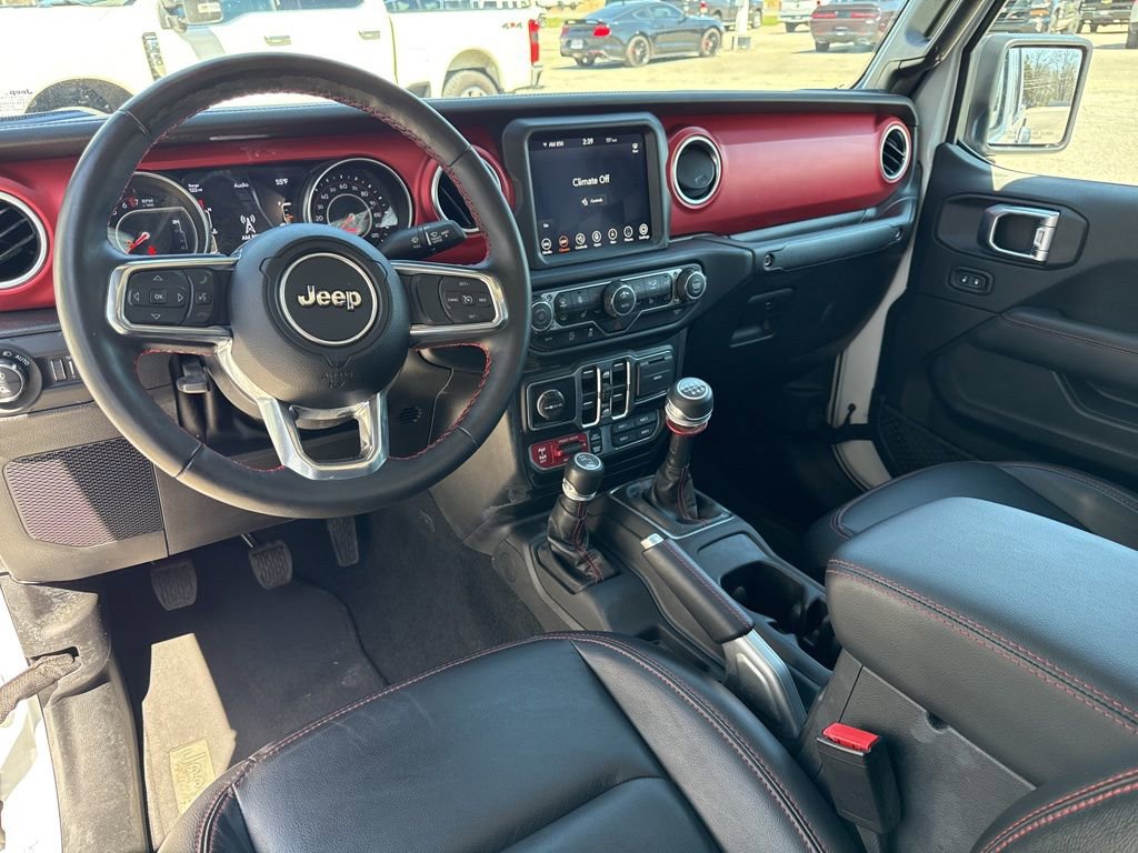 Used 2022 Jeep Gladiator Rubicon w/ Cold Weather Group AWD/4WD image 2