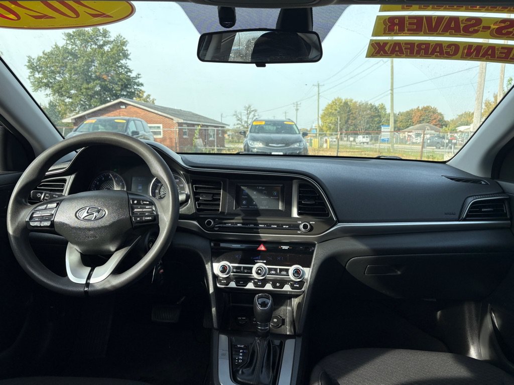 Used 2020 Hyundai Elantra SE w/ Cargo Package (C1) FWD image 13