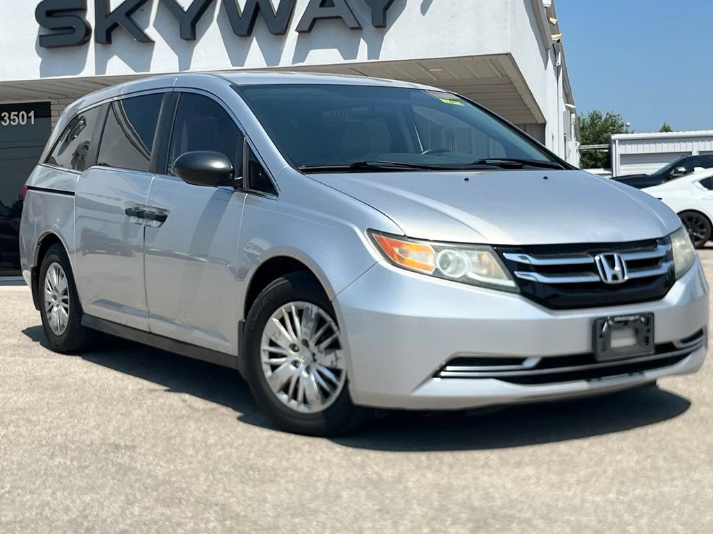 Used 2015 Honda Odyssey LX image 1