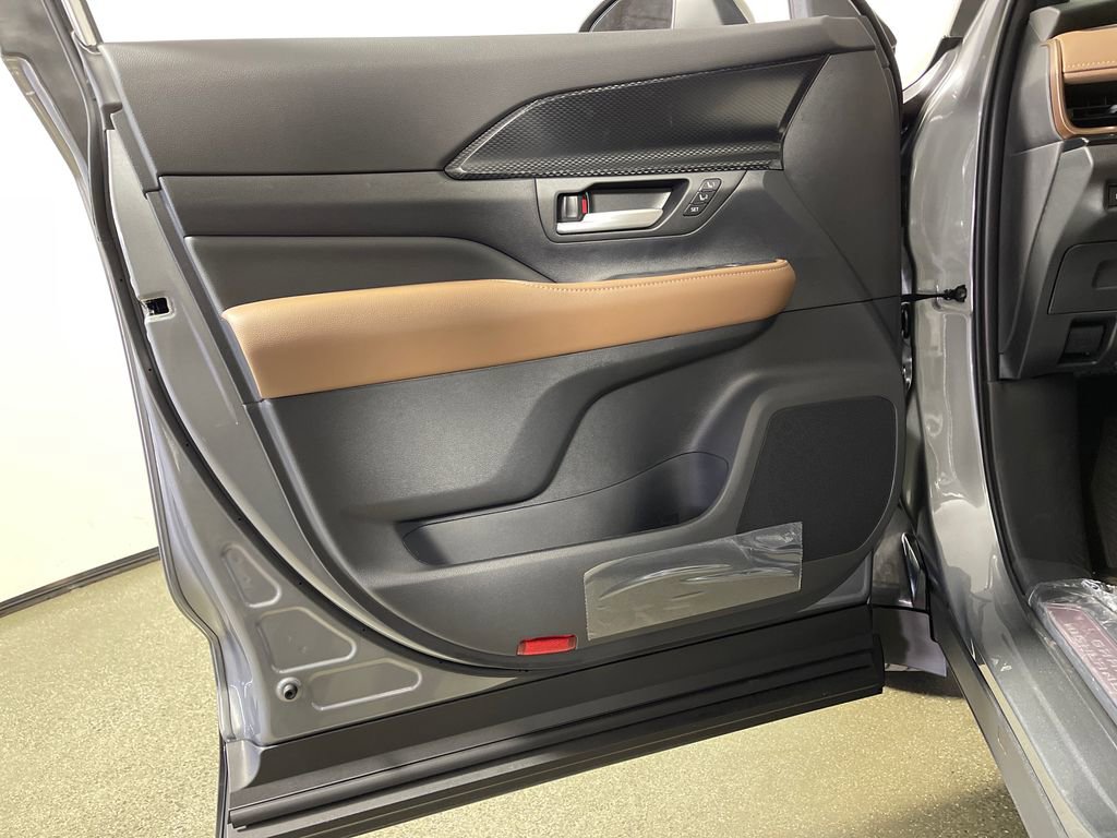 New 2026 Toyota Grand Highlander AWD Hybrid image 17