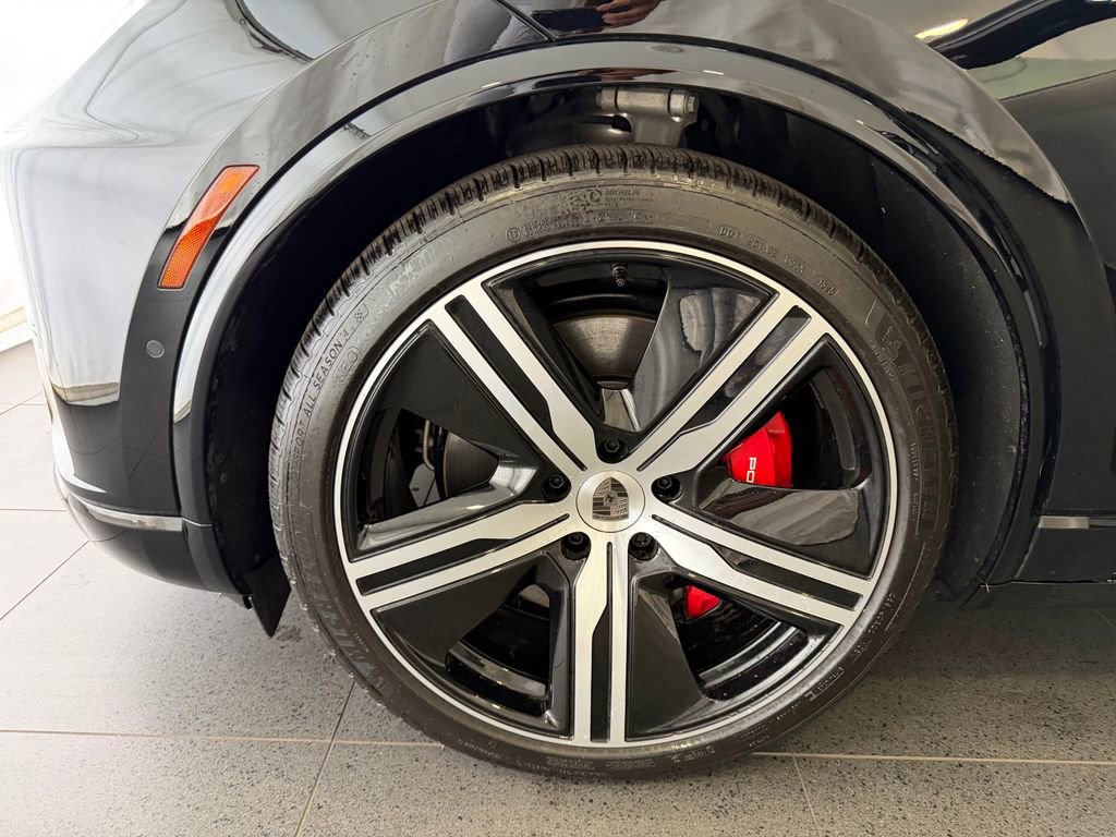 Certified 2025 Porsche Macan Turbo Electric AWD/4WD image 10