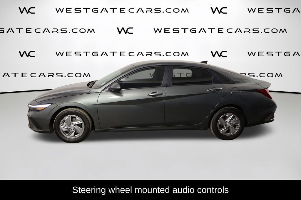 Used 2025 Hyundai Elantra SE FWD image 5