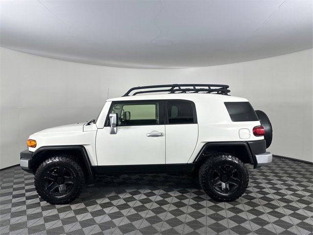 Used 2014 Toyota FJ Cruiser 4WD w/ Upgrade Package image 3