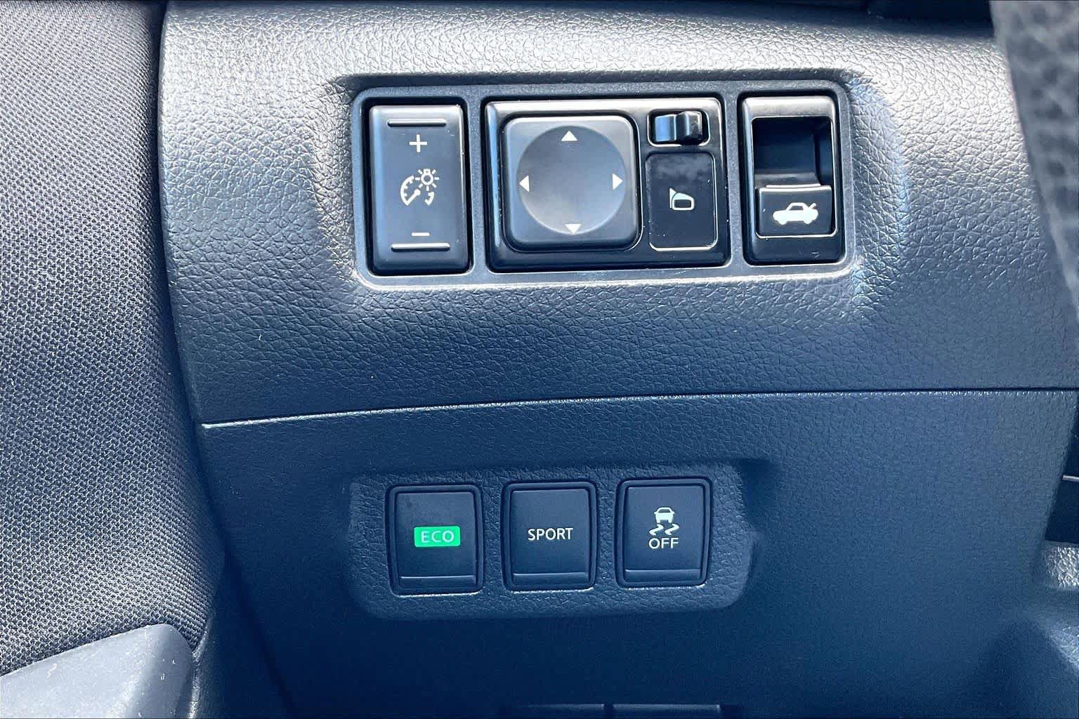 Used 2014 Nissan Sentra SV FWD image 34