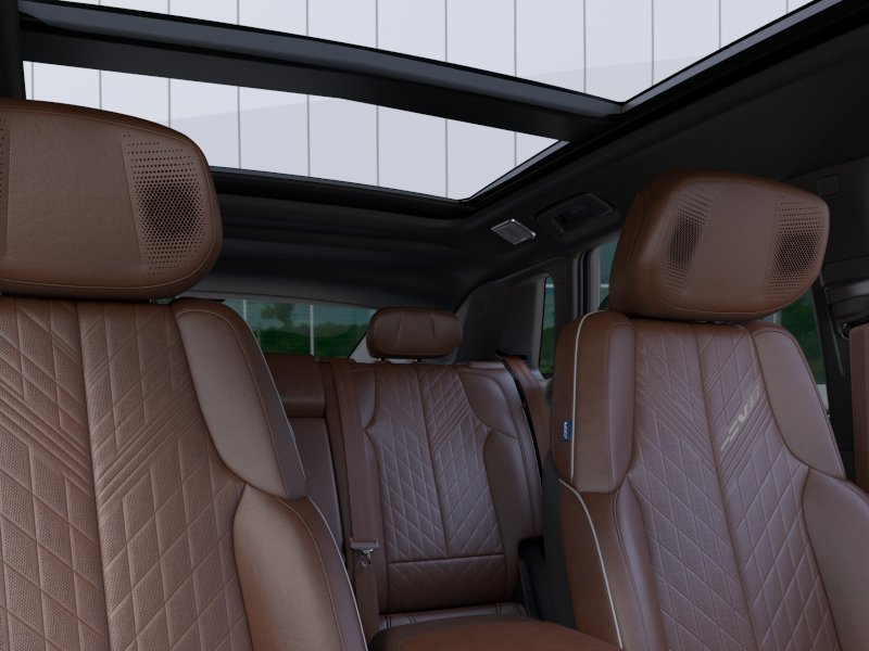 New 2027 Cadillac Lyriq V Premium w/ LPO, Floor Liner Package AWD/4WD image 24