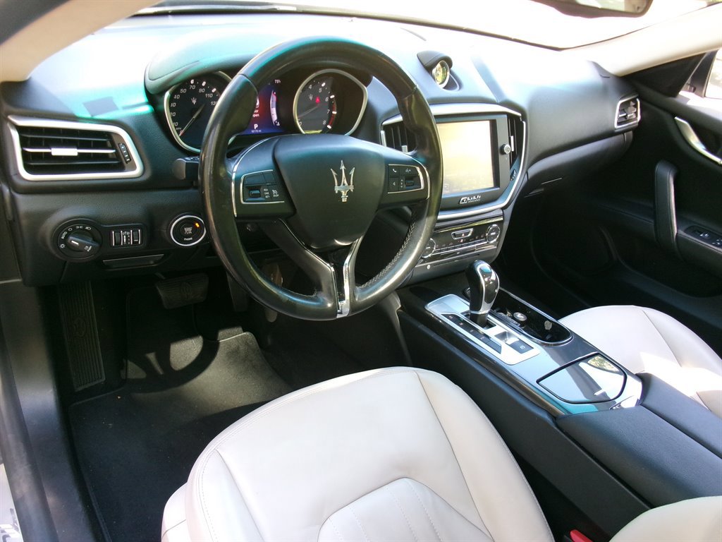 Used 2016 Maserati Ghibli RWD image 14