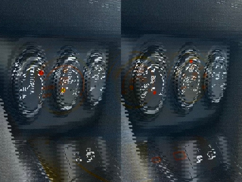 Used 2025 Nissan Z Sport w/ Floor Mat Package image 25