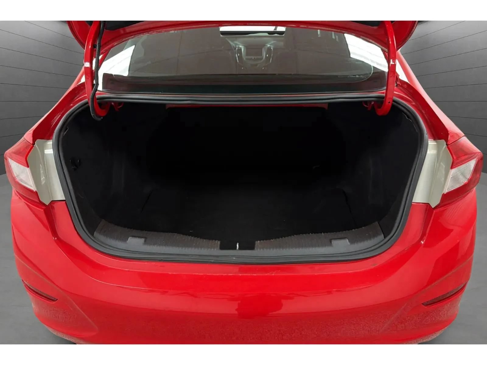 Used 2017 Chevrolet Cruze LS FWD image 18