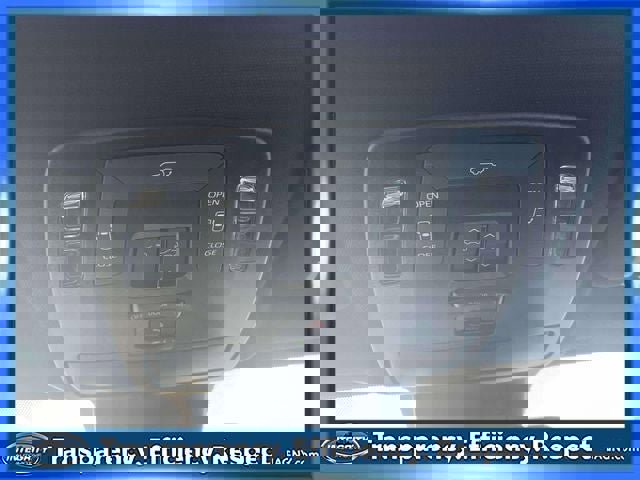 Used 2025 Toyota Sienna XSE w/ XSE Plus Package image 32