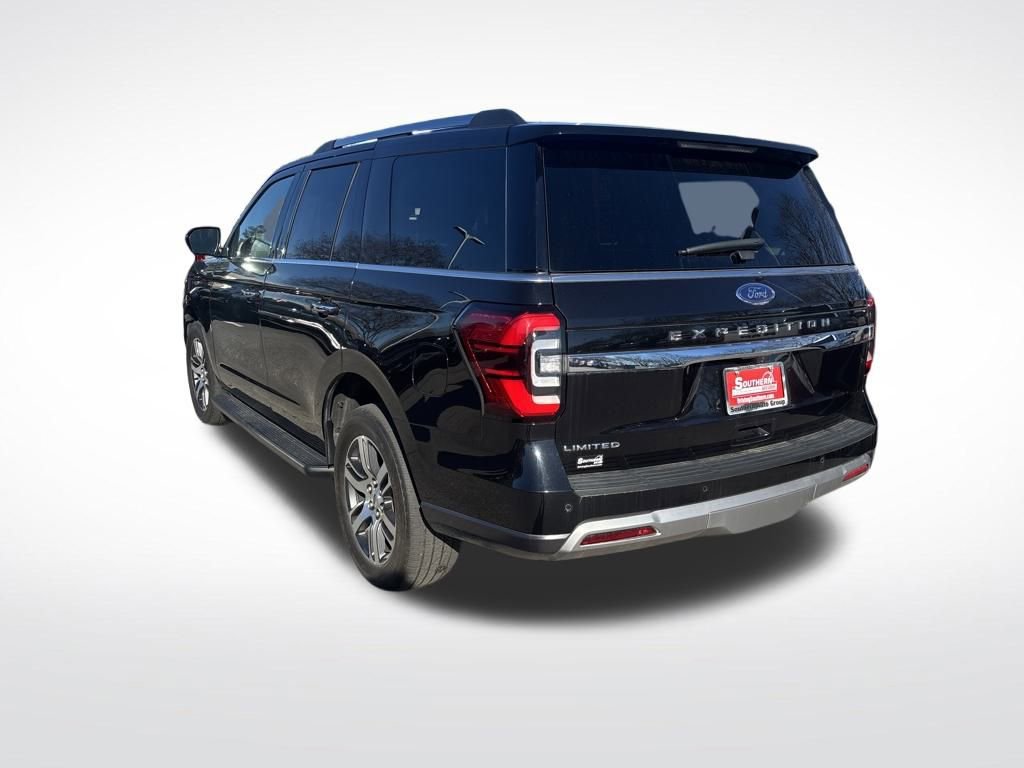 Used 2024 Ford Expedition Limited image 3