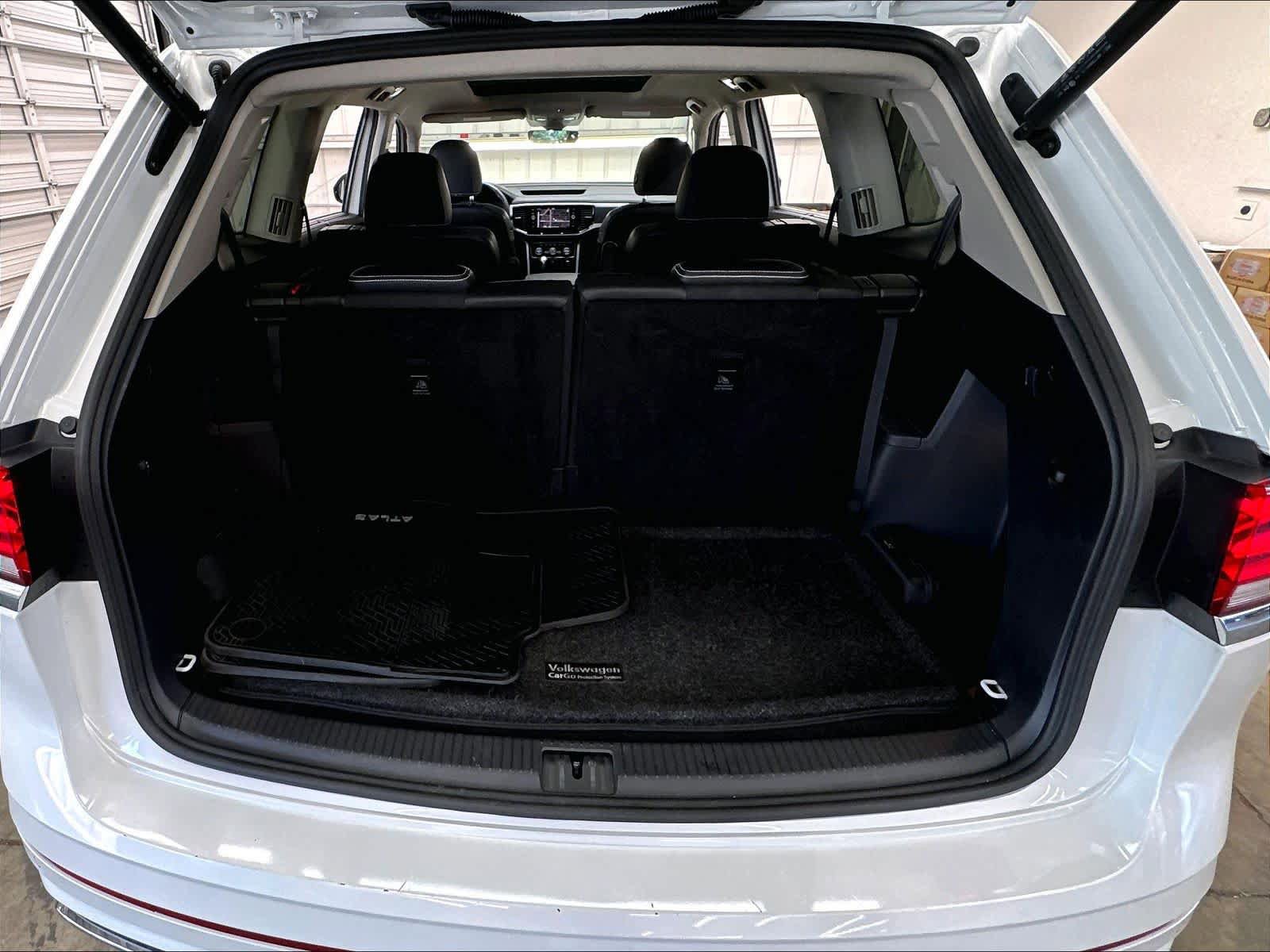 Used 2023 Volkswagen Atlas SEL Premium AWD/4WD image 28