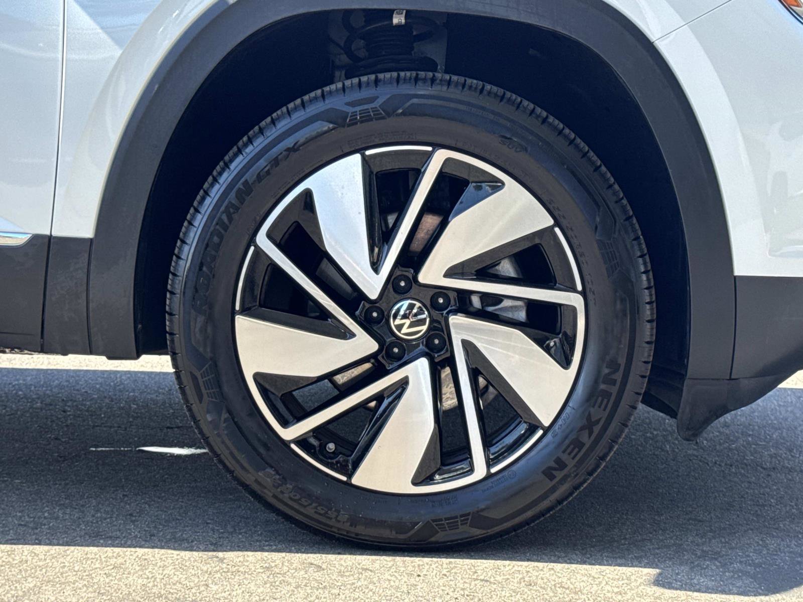 Certified 2025 Volkswagen Atlas SEL image 30