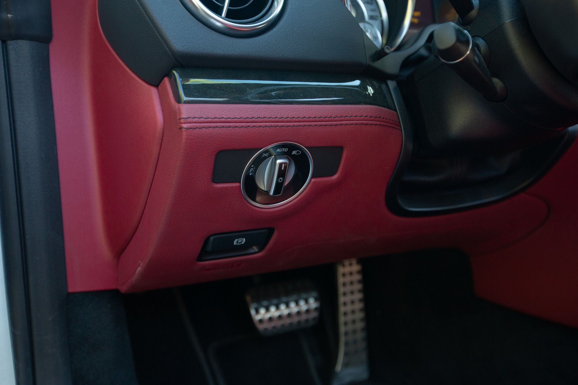 Used 2015 Mercedes-Benz SL 400 image 37