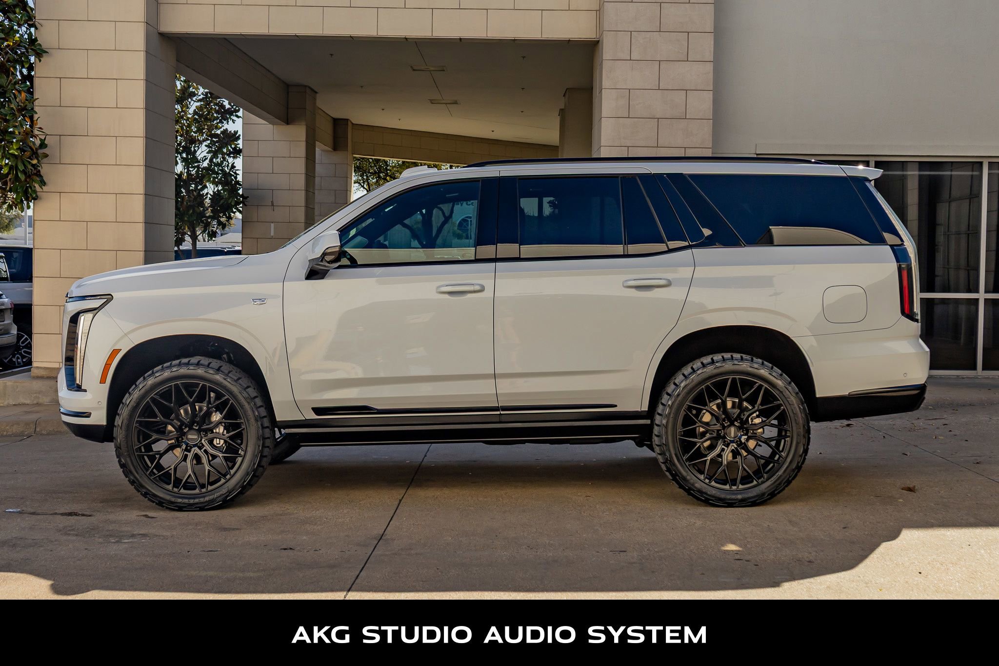 Used 2026 Cadillac Escalade Platinum Sport w/ LPO, ONYX Package image 6