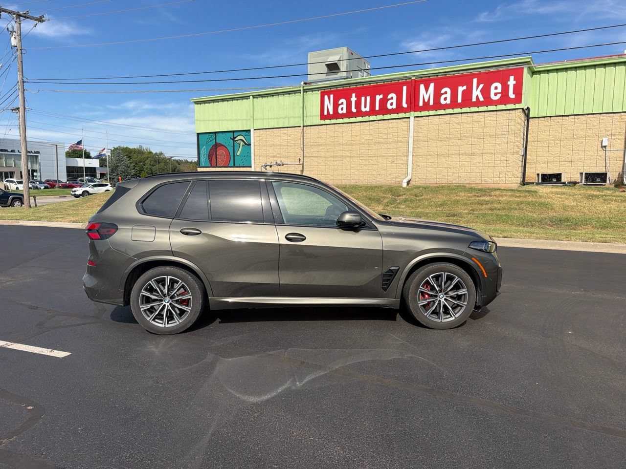 Used 2026 BMW X5 xDrive50e w/ M Sport Package AWD/4WD image 2