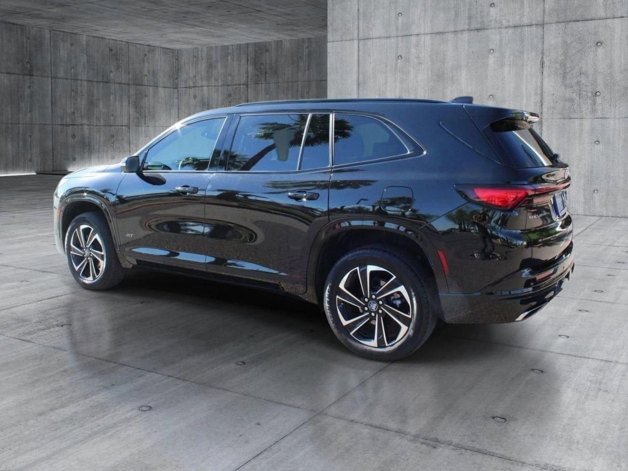 Used 2025 Buick Enclave Sport Touring FWD image 3