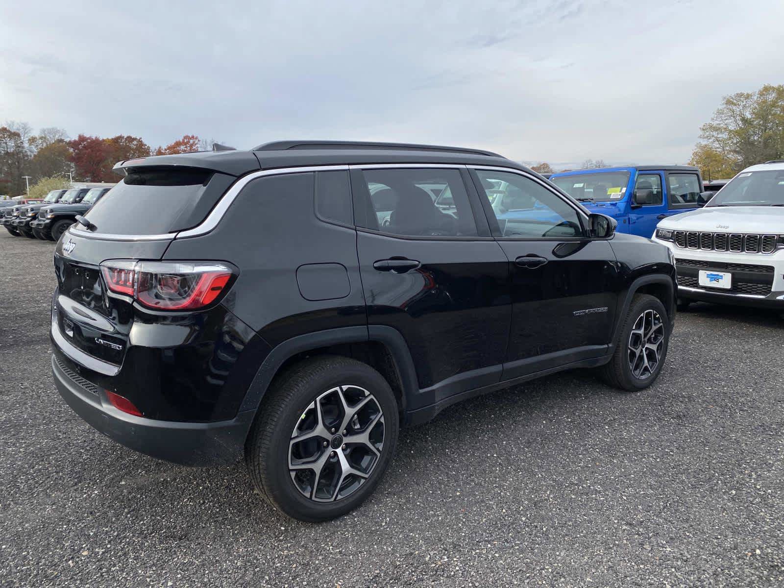 New 2026 Jeep Compass Limited image 3