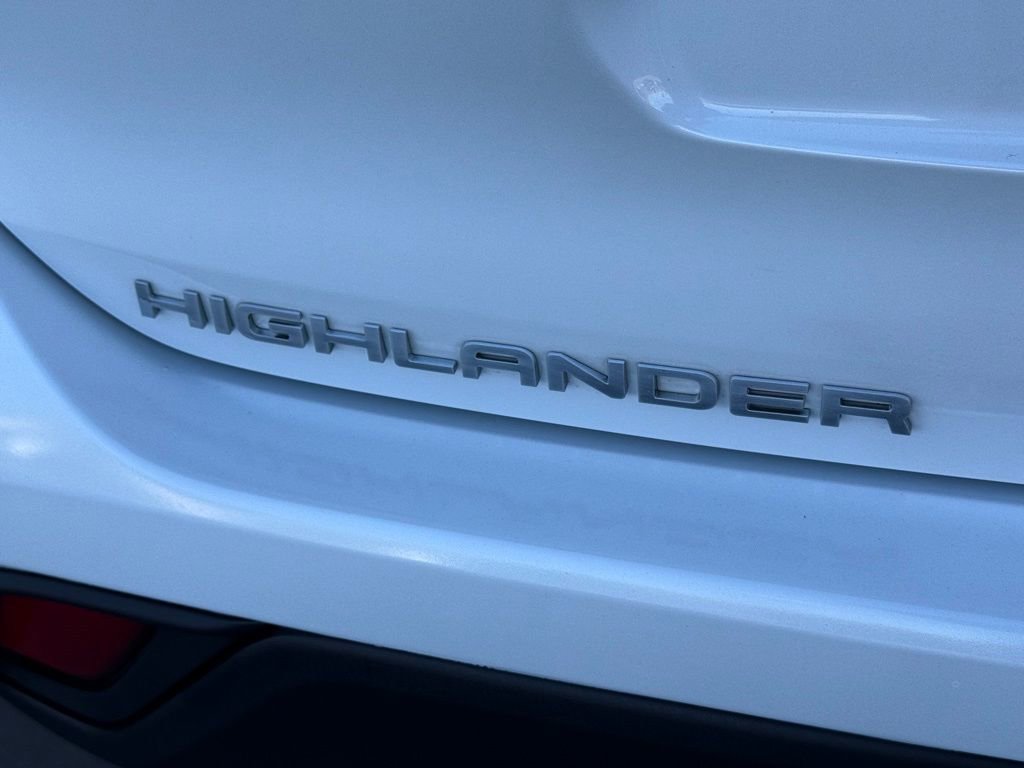 Certified 2023 Toyota Highlander XLE image 13