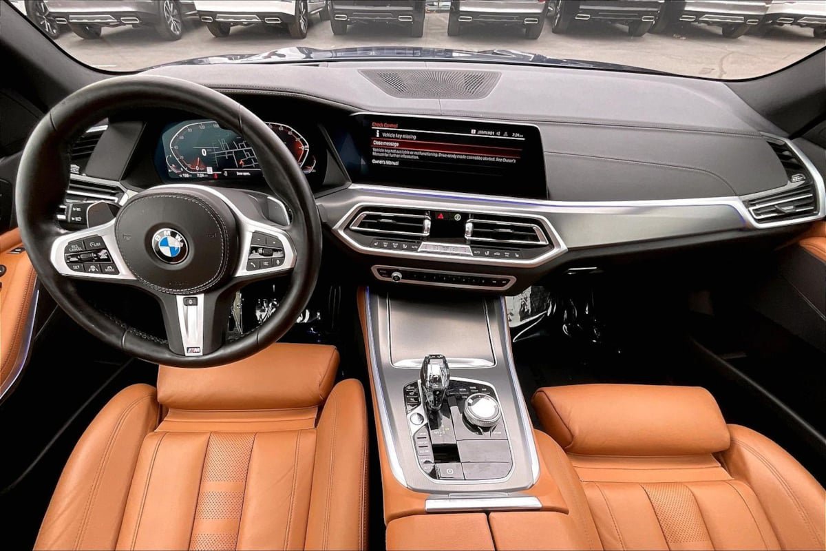 Used 2022 BMW X5 sDrive40i w/ M Sport Package RWD image 11