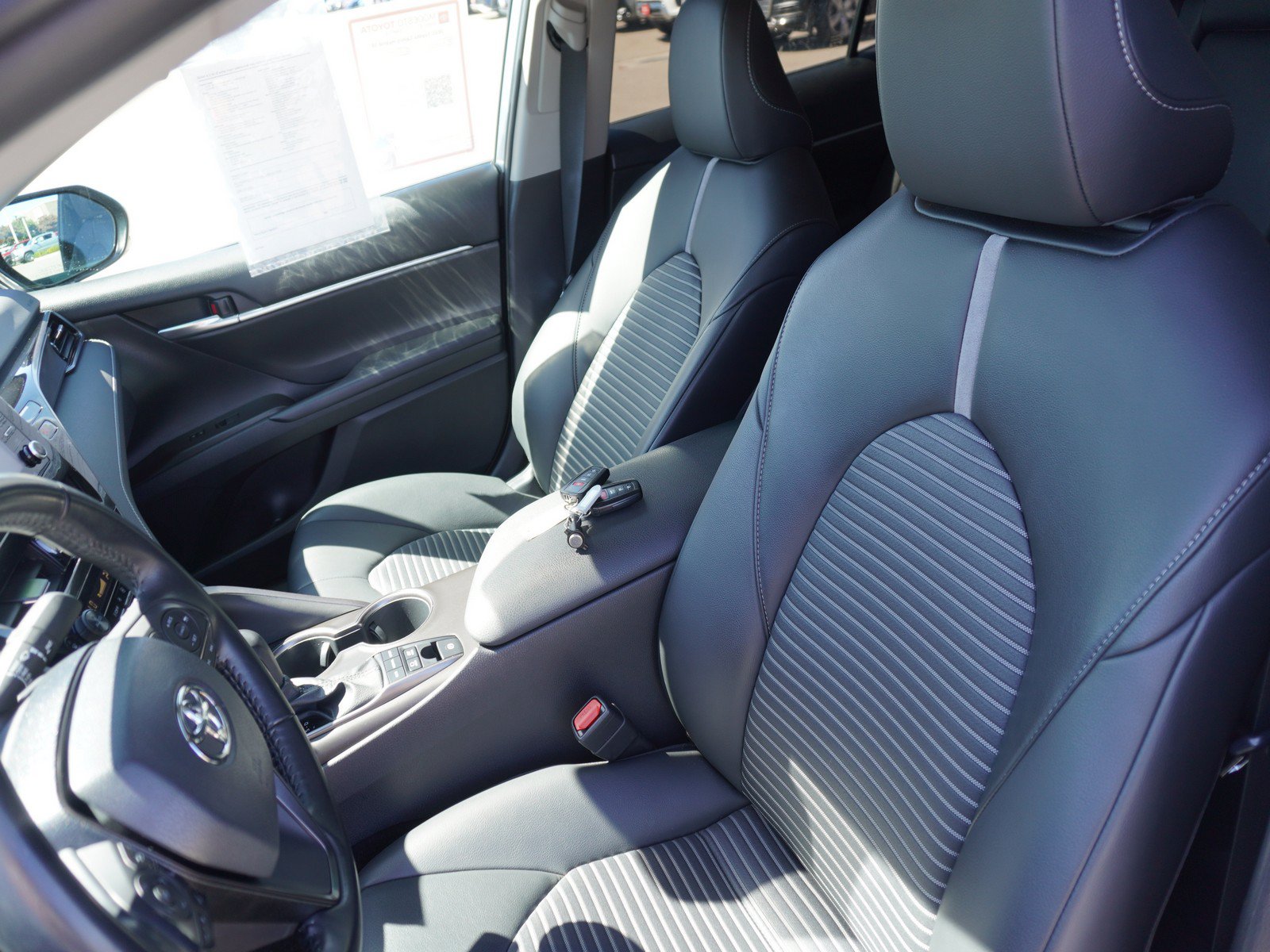 Used 2021 Toyota Camry SE FWD image 21