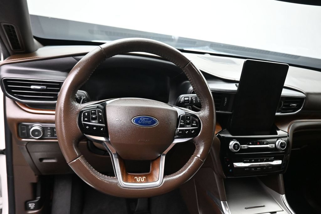 Used 2021 Ford Explorer King Ranch w/ Premium Technology Package AWD/4WD image 14